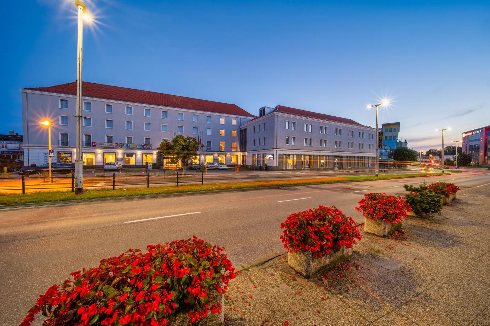 Hotel Gromada Κοστζαλίν Εξωτερικό φωτογραφία